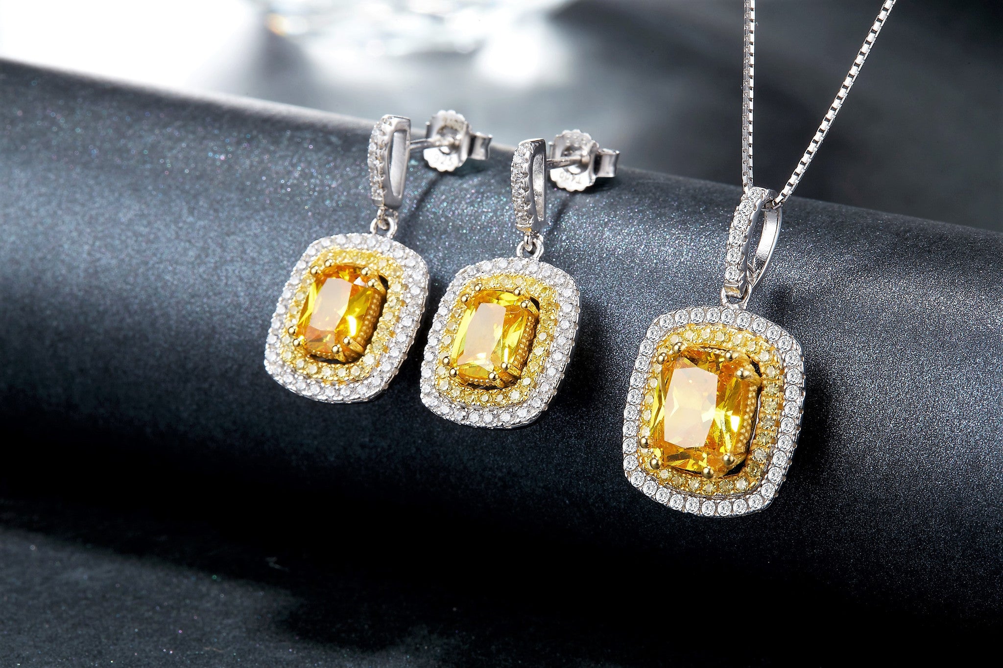 10k Yellow Gold Round Stud Earrings Made with Swarovski Zirconia (4.00  cttw) - ZKS